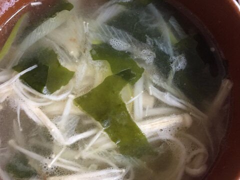 ネギを炒めた中華スープ